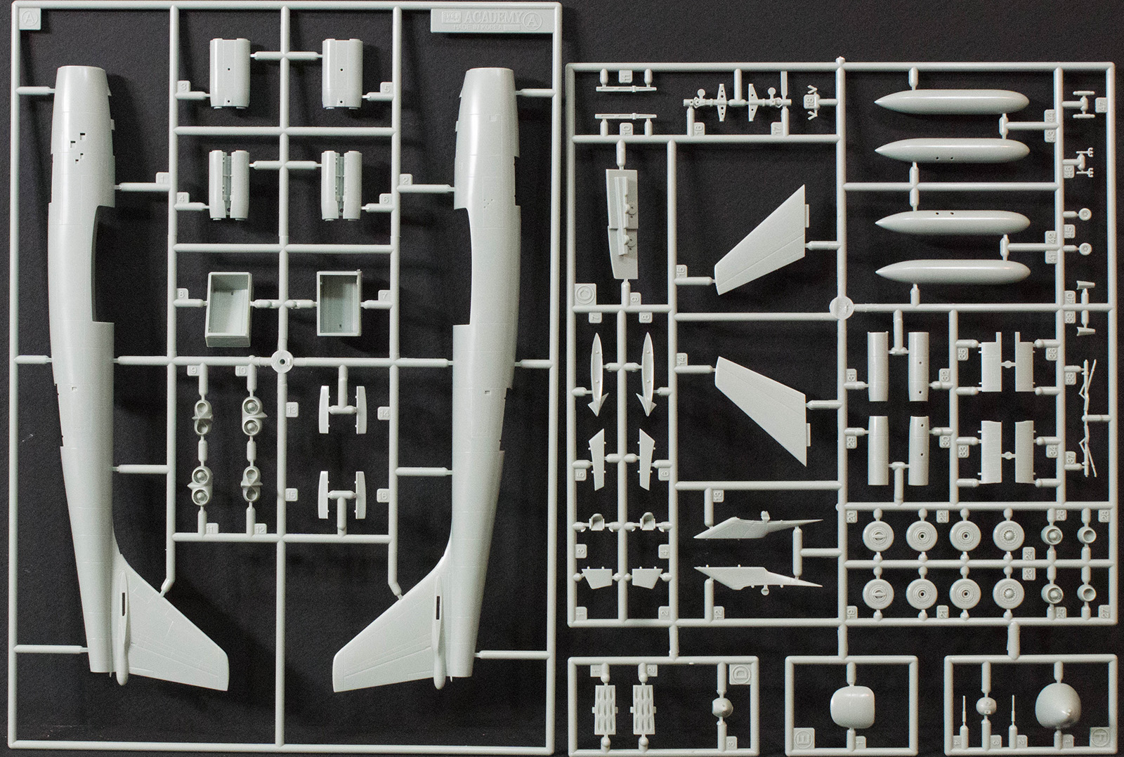 Academy 12618 1/144 B-47 Stratojet Parts Image 01