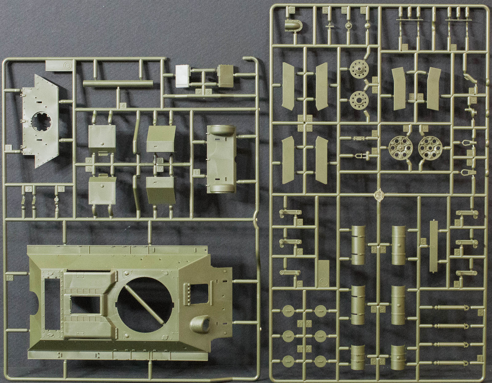 MRC/Academy 13505 1/35 T-34/76 No.183 Factory Production Parts Image 02