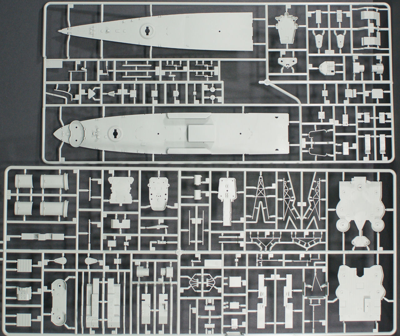 Academy 14107 1/480 USS Indianapolis CA 35 First Look Image 02