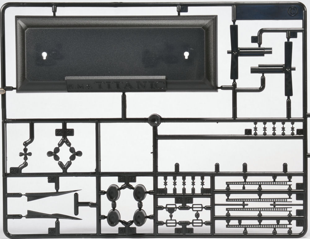 Academy 14214 1/700 RMS Titanic First Look Image 04