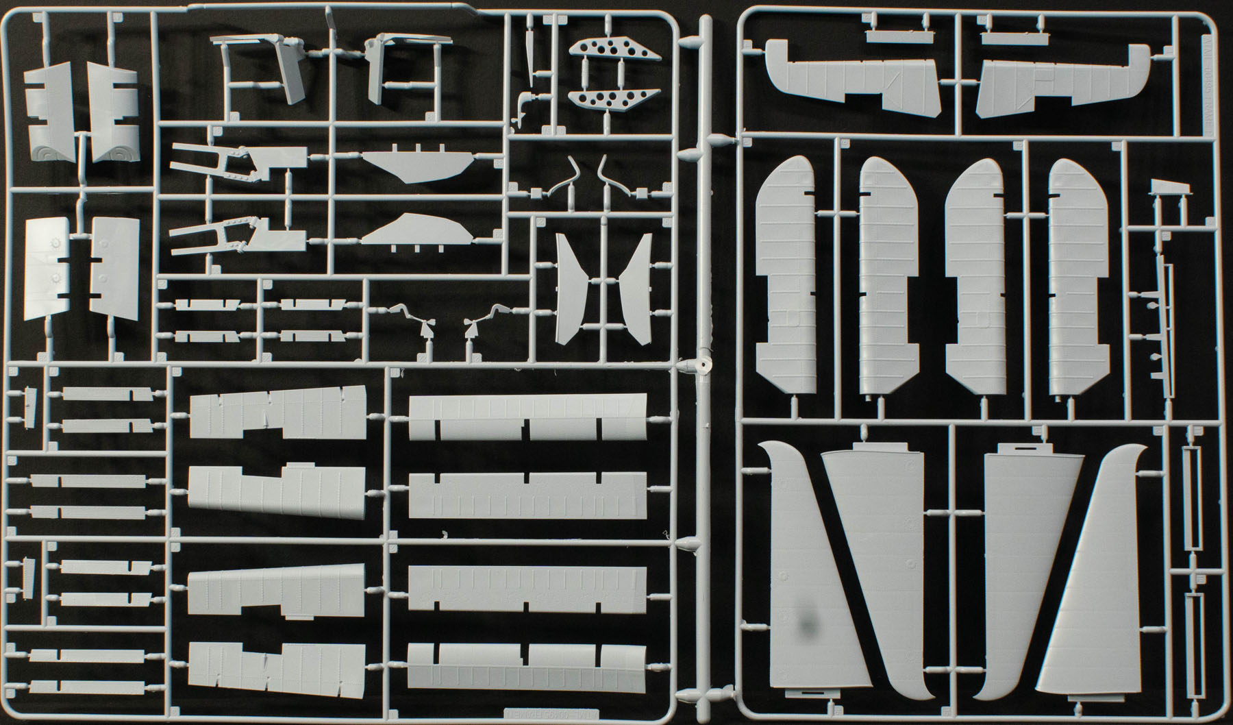 Airfix 19004 1/24 F6F-5 Hellcat Parts Image 08