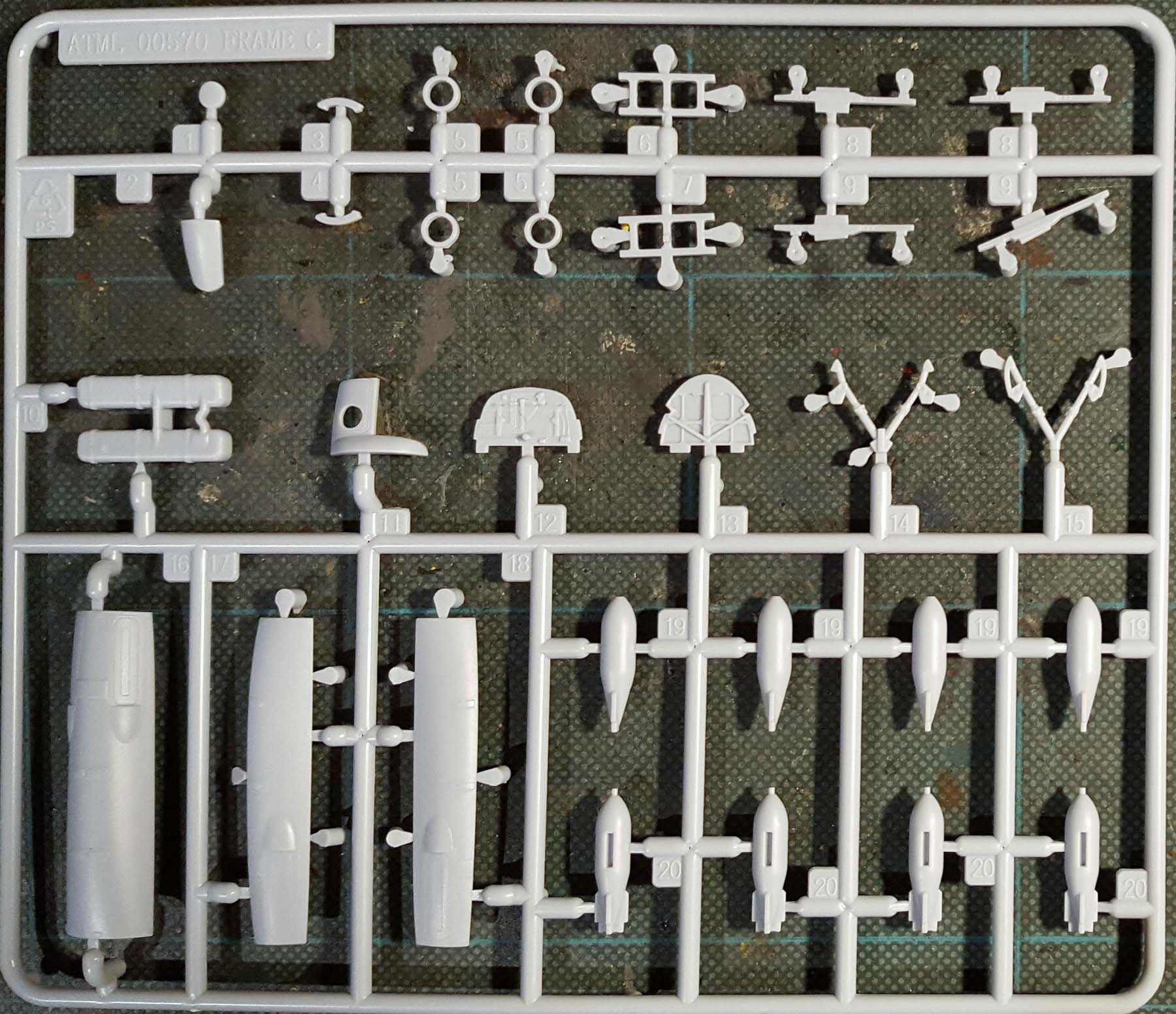 Airfix 4023 1/72 Mosquito B.XVI Parts Image 03