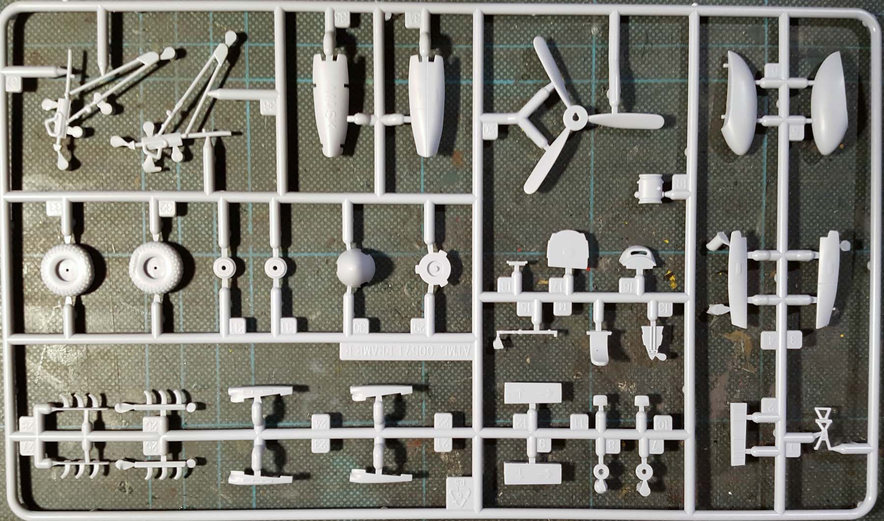 Airfix 4023 1/72 Mosquito B.XVI Parts Image 04