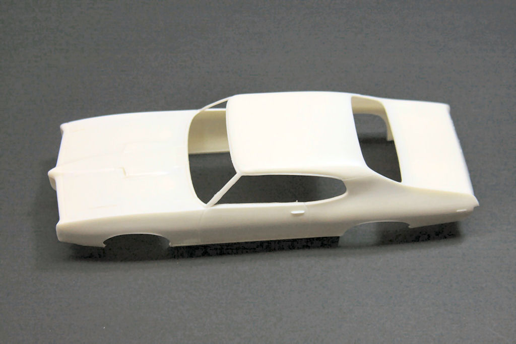 AMT 0784 1/25 1969 Pontiac GTO 'The Judge' Funny Car Parts Image 01