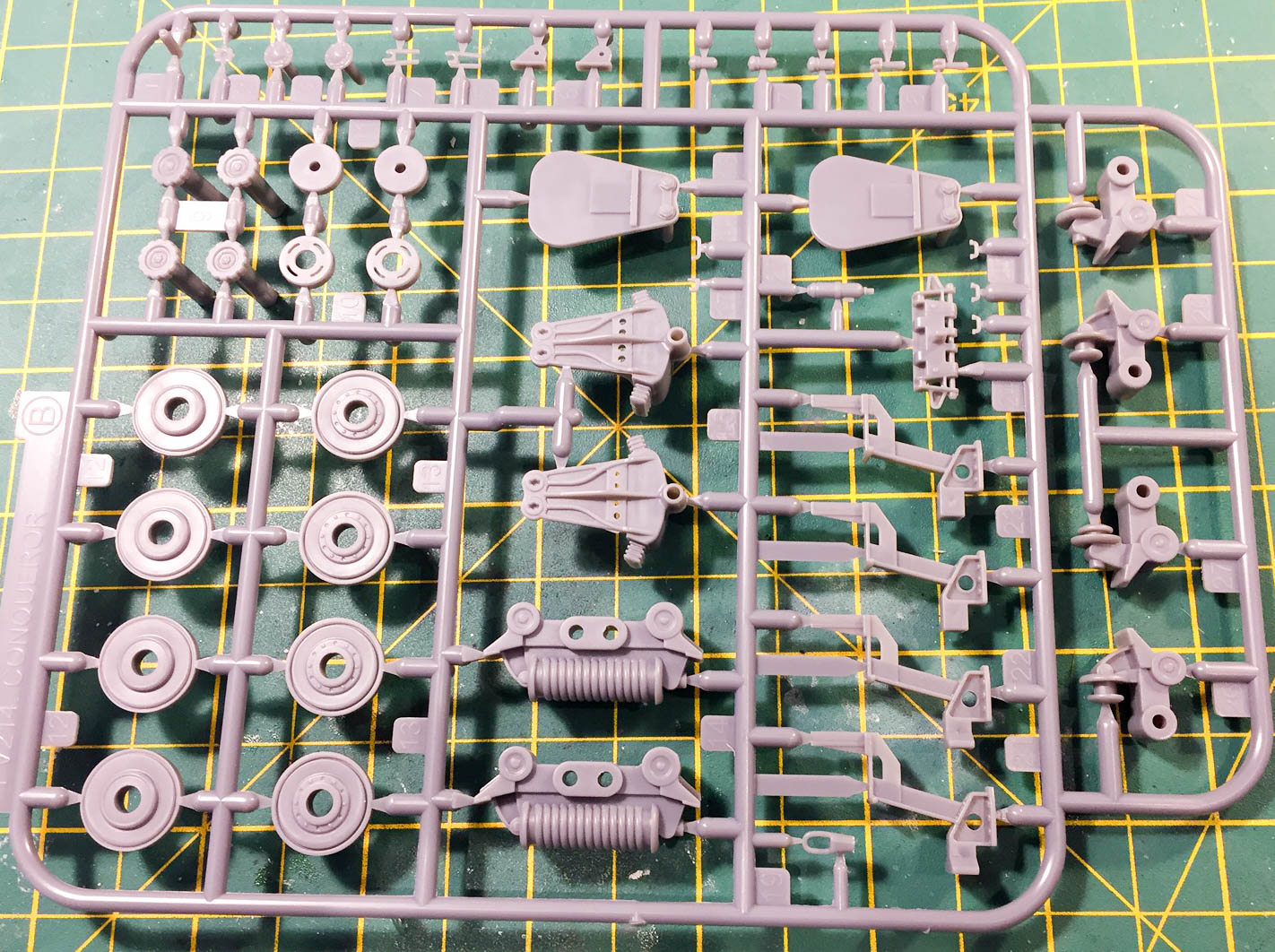 Amusing Hobby 35006 1/35 FV214 Conqueror Mk.I Parts Image 06