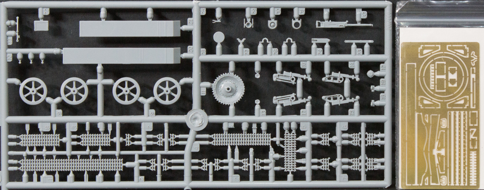 Combat Armour Models 35003 1/35 VCL Light Amphibious Tank A4E12 Royal Netherlands East Indies Army Parts Image 02