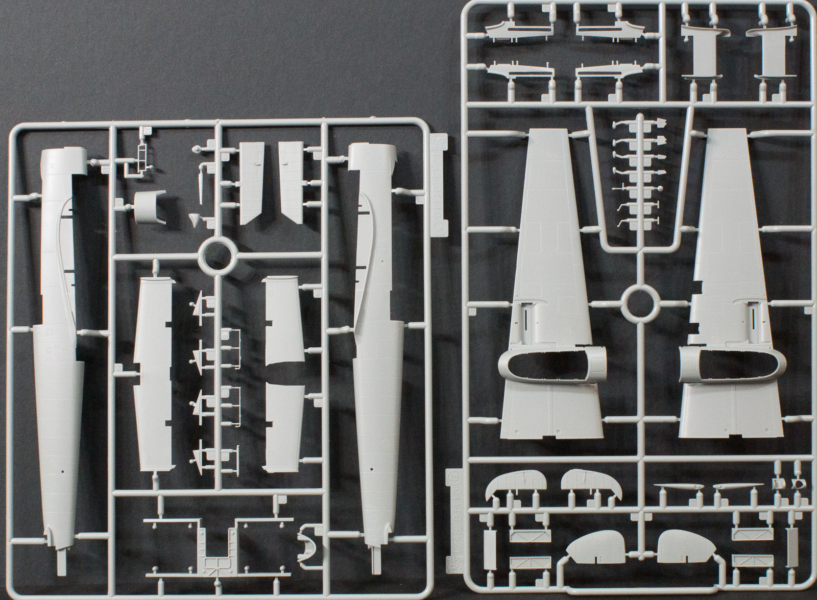 DML 5560 1/48 Bf 110E-2 Tropical Parts Image 01