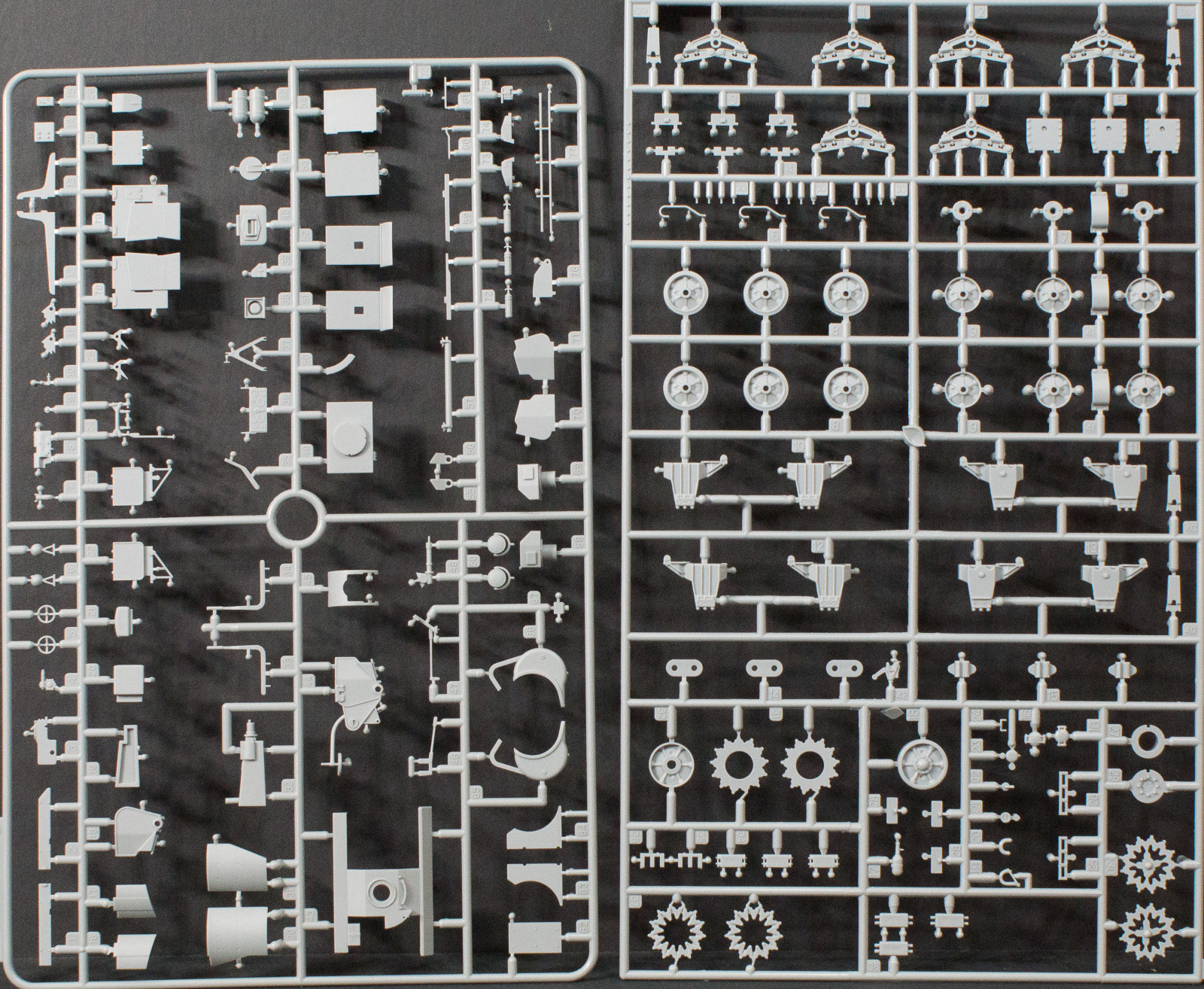 DML 6793 1/35 Sexton II w/CDP Tracks Image 03