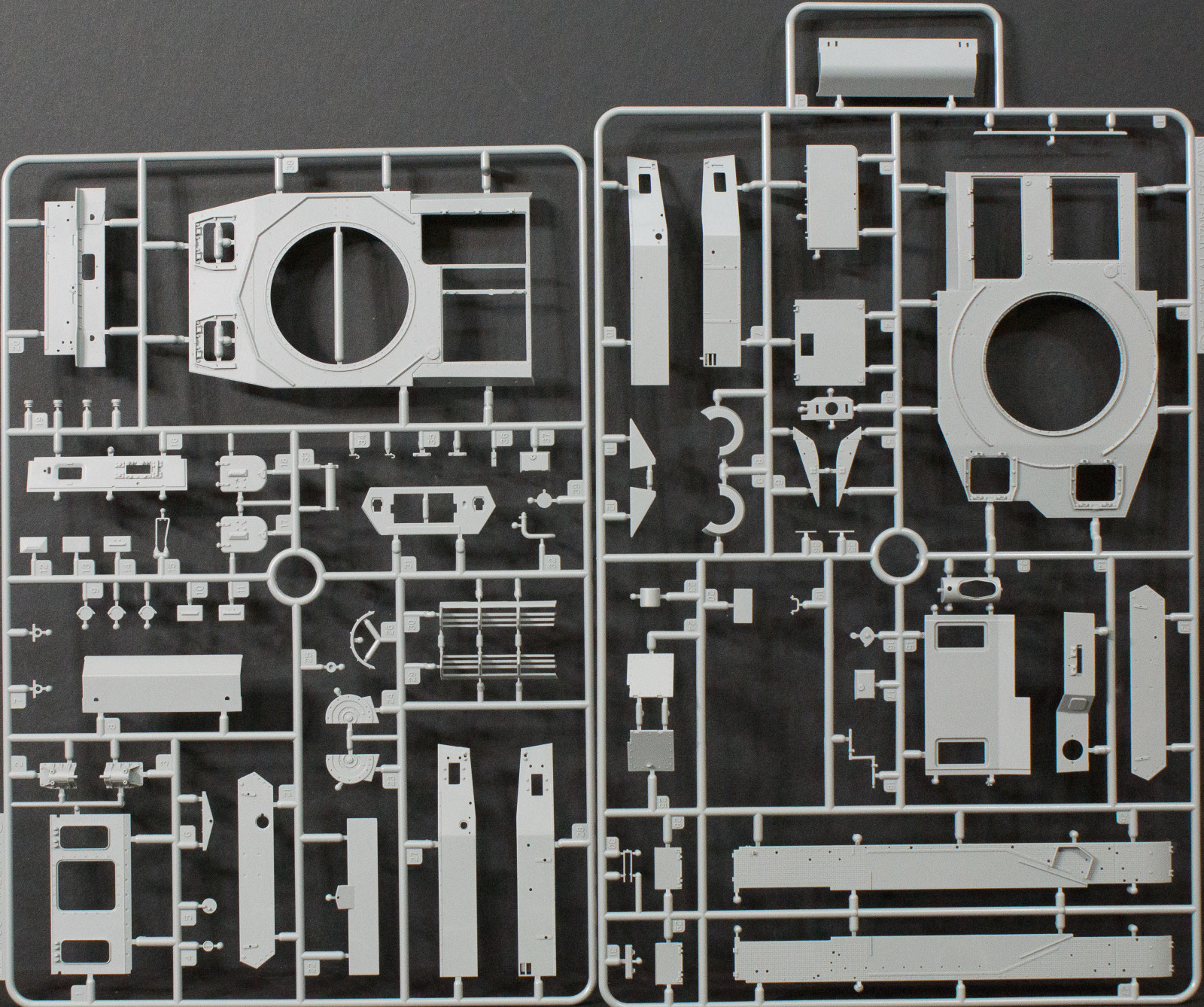 DML 6816 1/35 Panzer IV Ausf.A mit Zusatzpanzer Parts Image 02