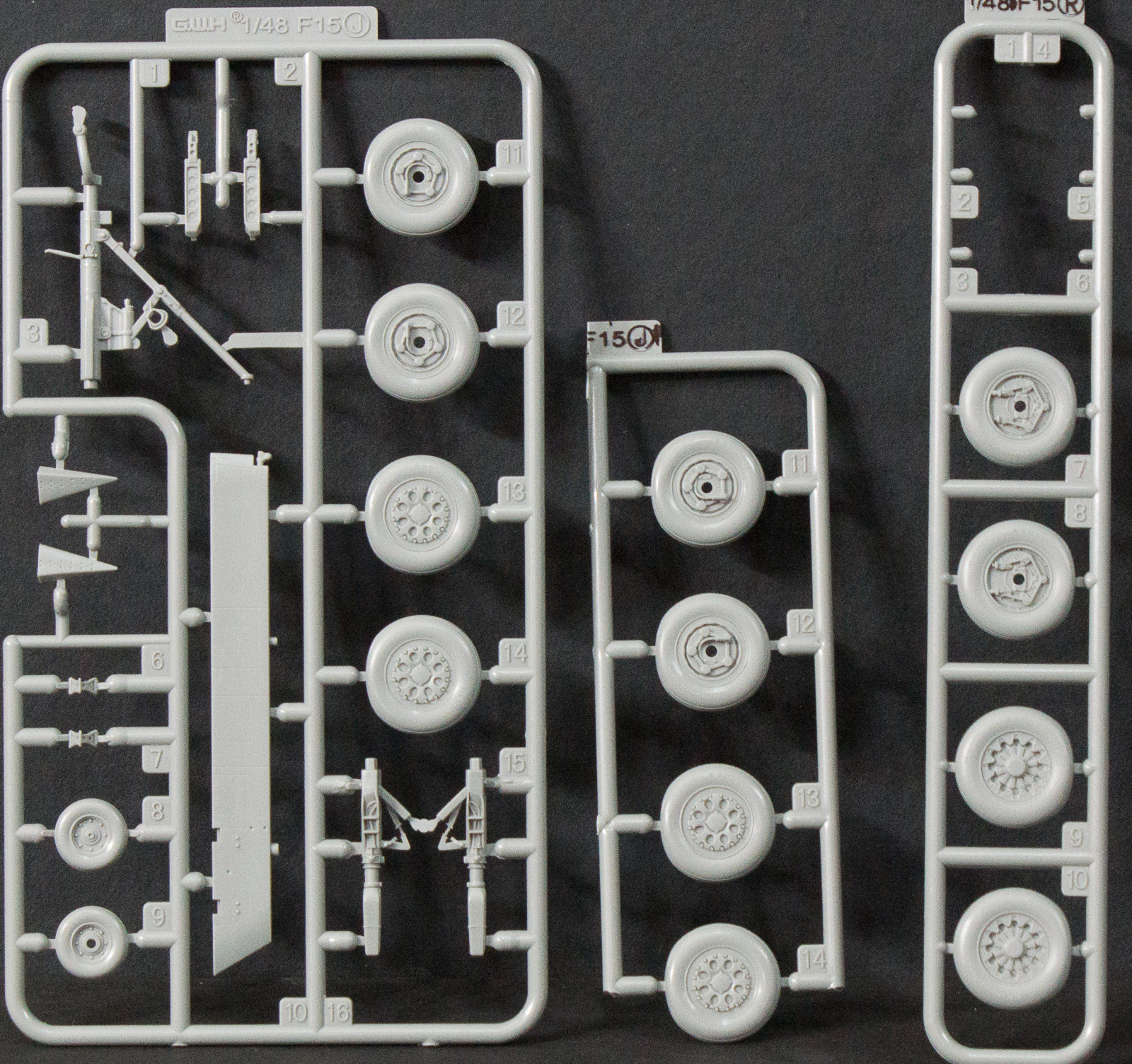 Great Wall Hobby 4815 1/48 F-15B/D Eagle Parts Image 11