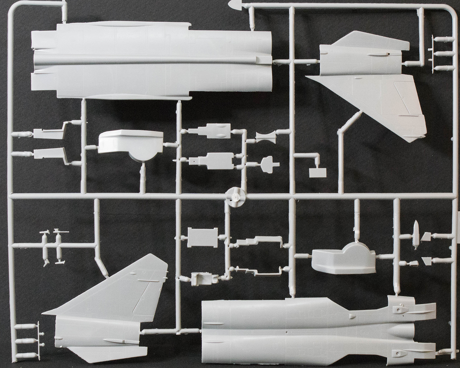 Hasegawa 02213 1/72 MiG-25PD Foxbat 'Russian AF' Kit First Look Image 02