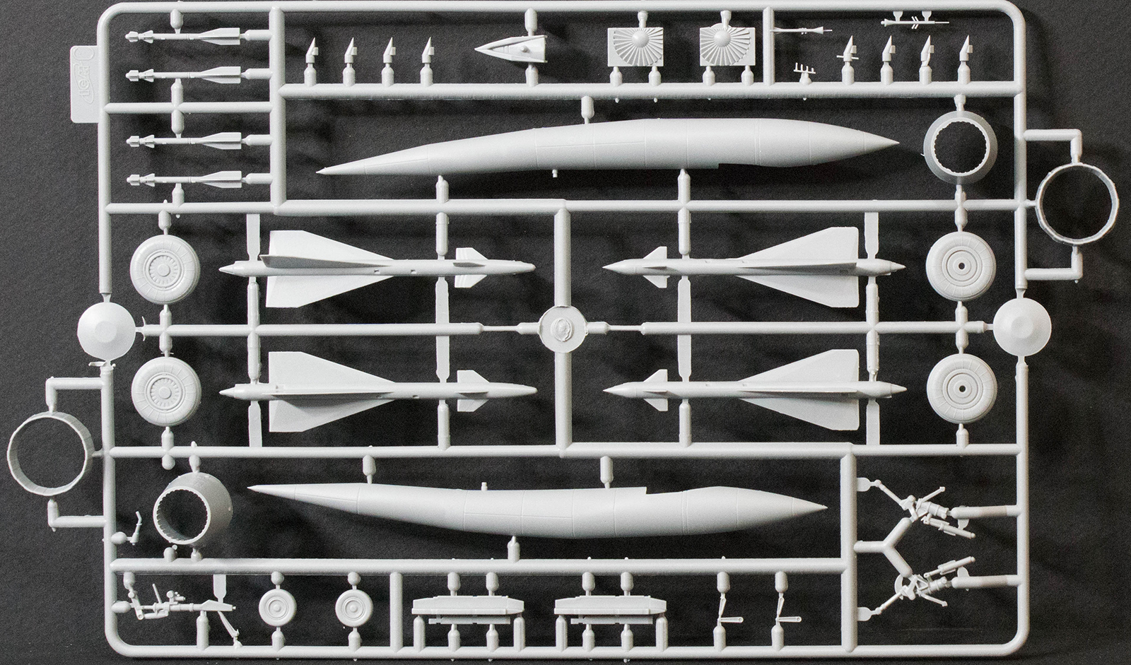 Hasegawa 02213 1/72 MiG-25PD Foxbat 'Russian AF' Kit First Look Image 03