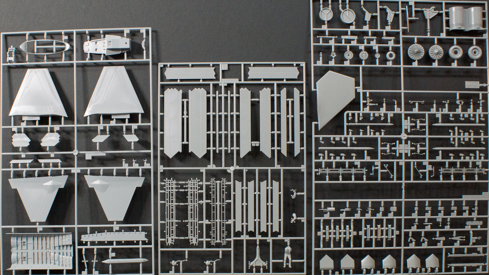 Hasegawa 07388 1/48 F-22 Raptor Prototype Kit First Look Image 03