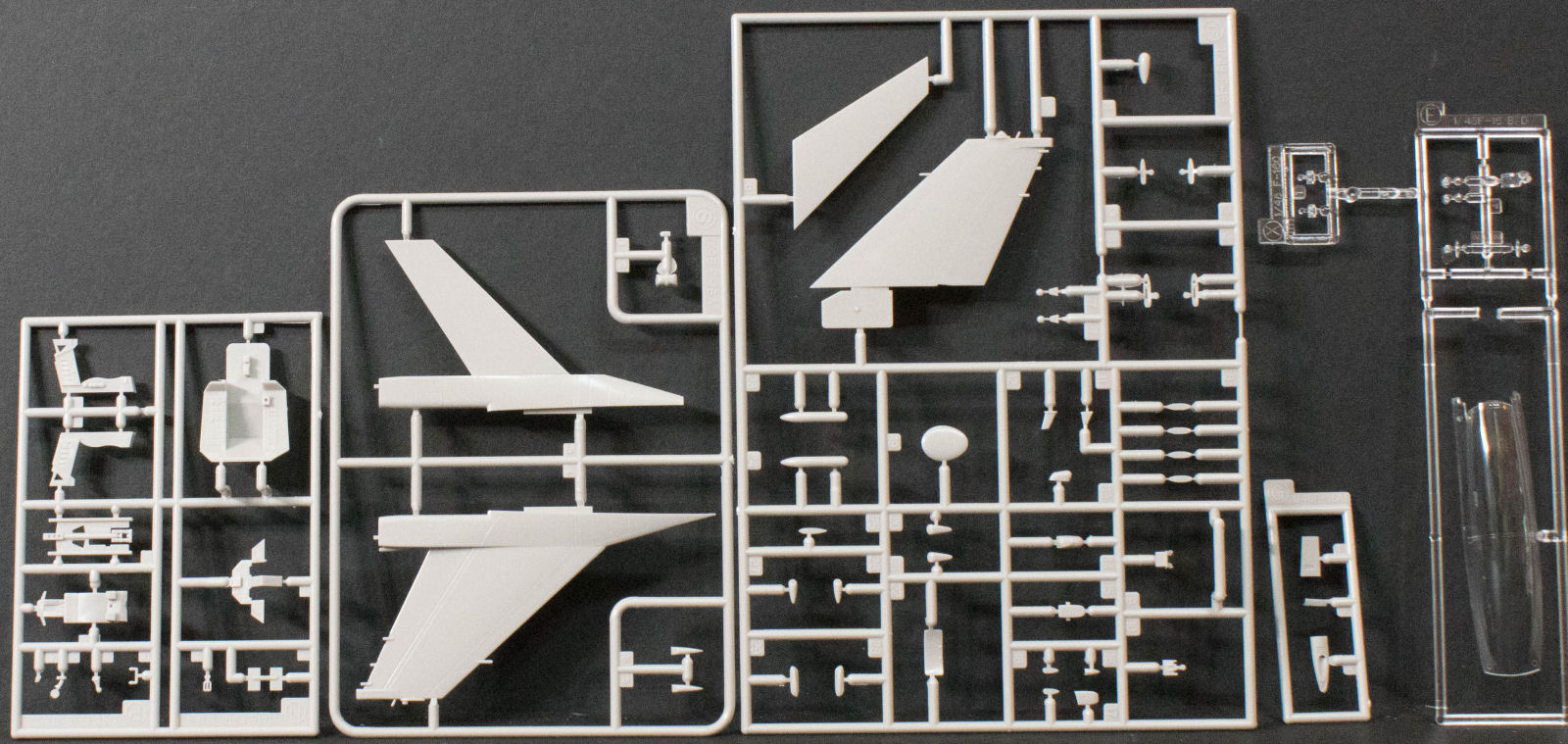 Hasegawa 07422 1/48 F-16B Plus Fighting Falcon Taiwan AF 'Flying Tigers' Kit First Look Image 04