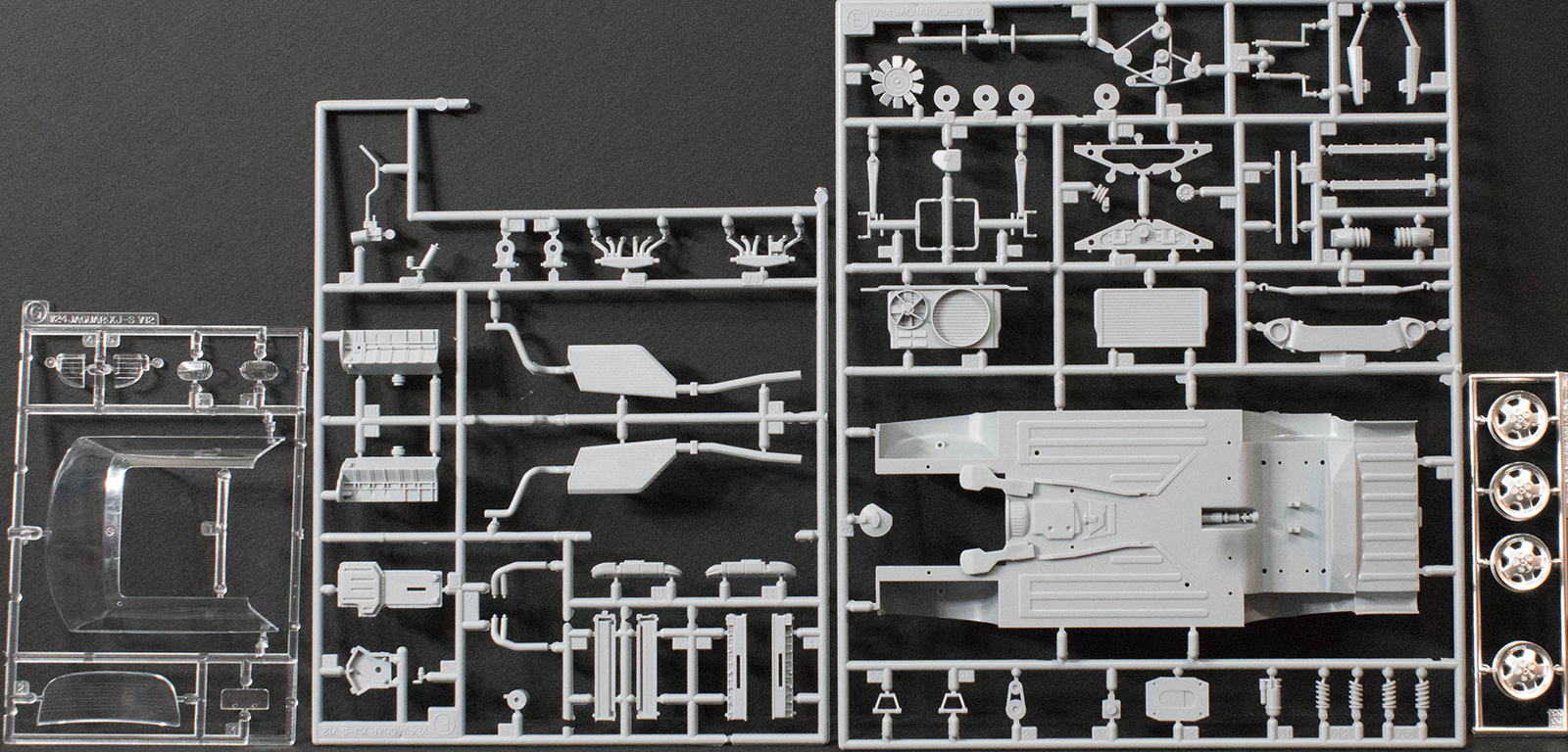 Hasegawa 20321 1/24 Jaguar XJ-S V12 Parts Image 03