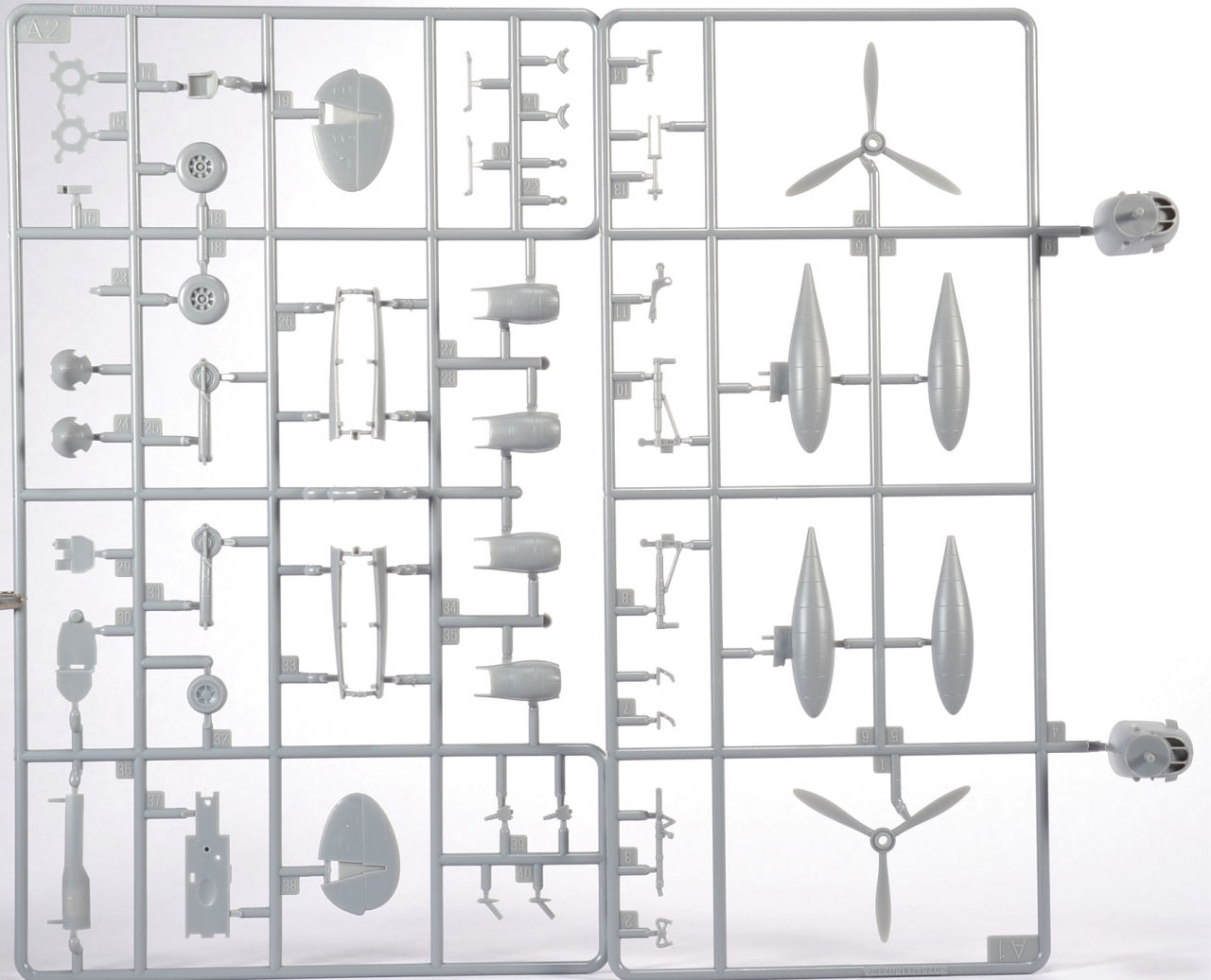 Hobby Boss 80284 1/72 P-38L-5-LO Lightning Kit Image 01