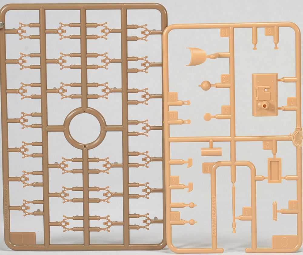 Hobby Boss 82477 1/35 Hungarian Light Tank 38M Toldi 1 (A20) Kit Image 04