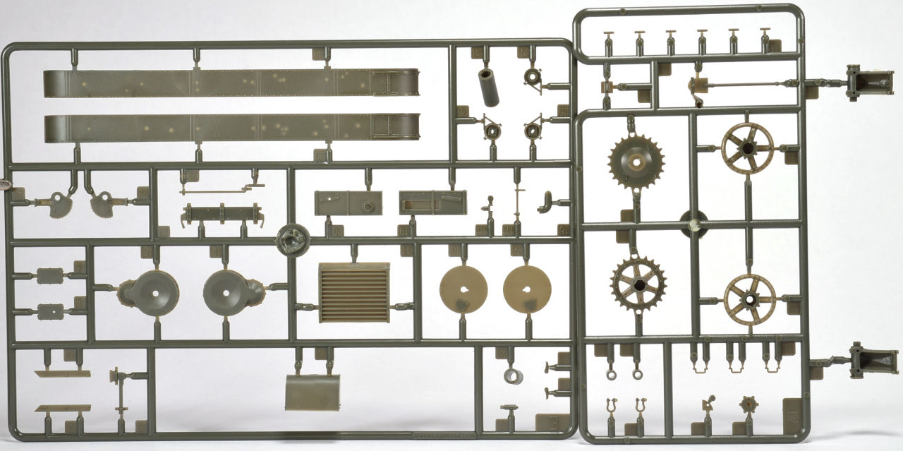 Hobby Boss 82496 1/35 T-26 Light Infantry Tank Model 1935 Kit Image 03