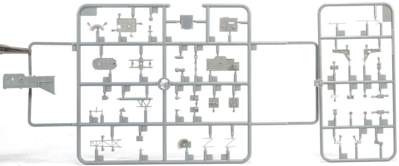 Hobby Boss 83403 1/700 USS Essex LHD 2 Kit Image 04