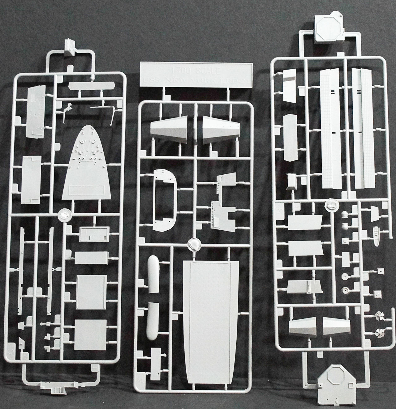 Hobby Boss 83415 1/700 USS New York LPD 21 Kit Image 02