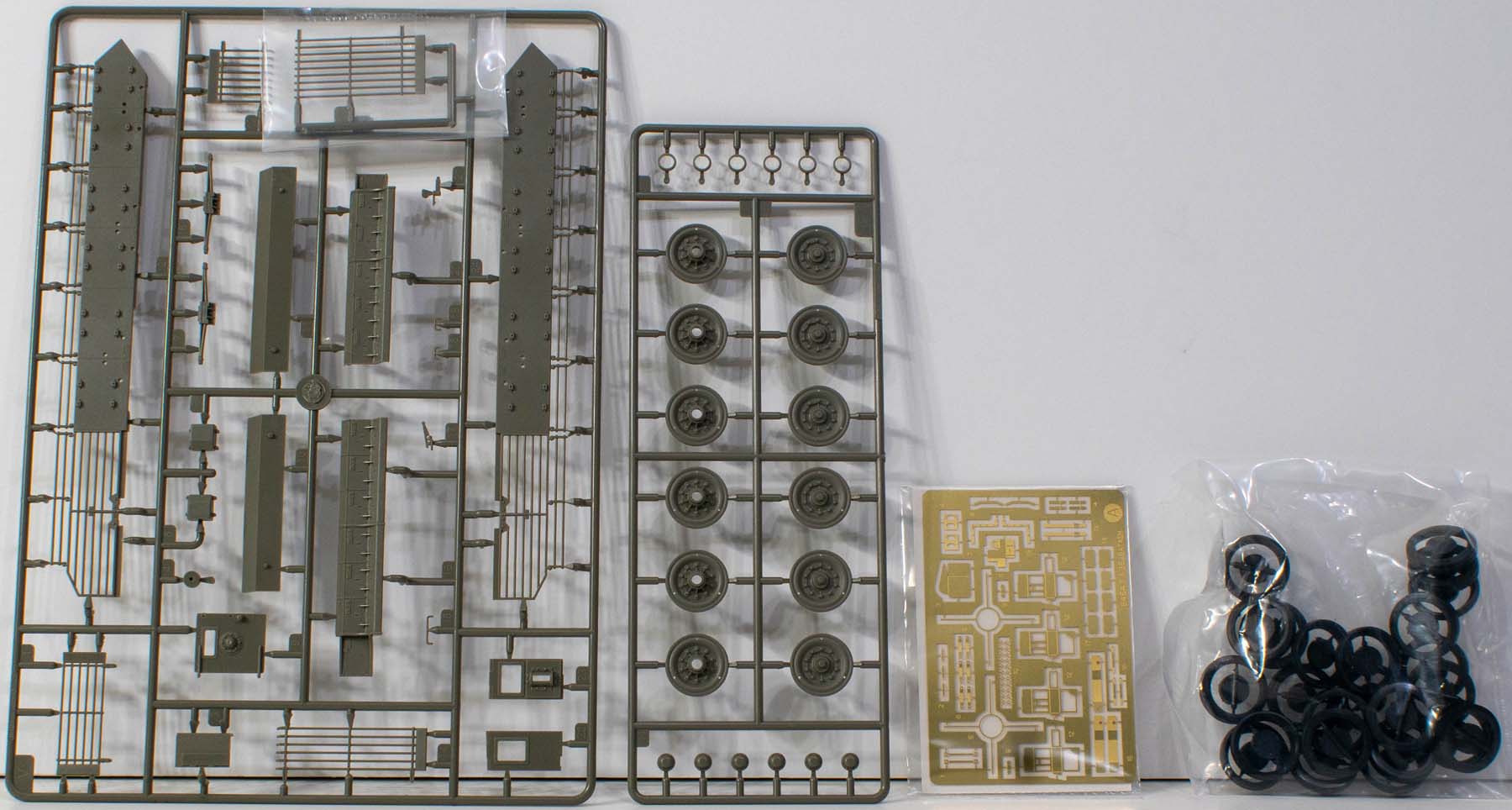 Hobby Boss 84547 1/35 IDF Puma CEV Parts Image 04