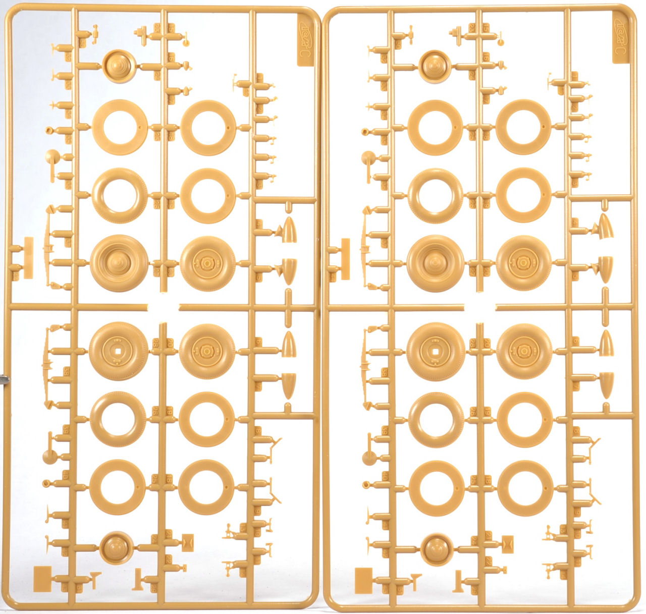 ICM 35535 1/35 Packard Twelve (Model 1936) Kit Image 03