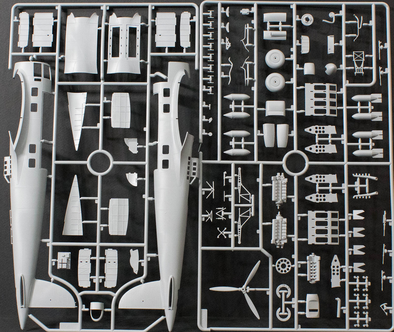 ICM 48261 1/48 He 111H-3 Kit Image 01