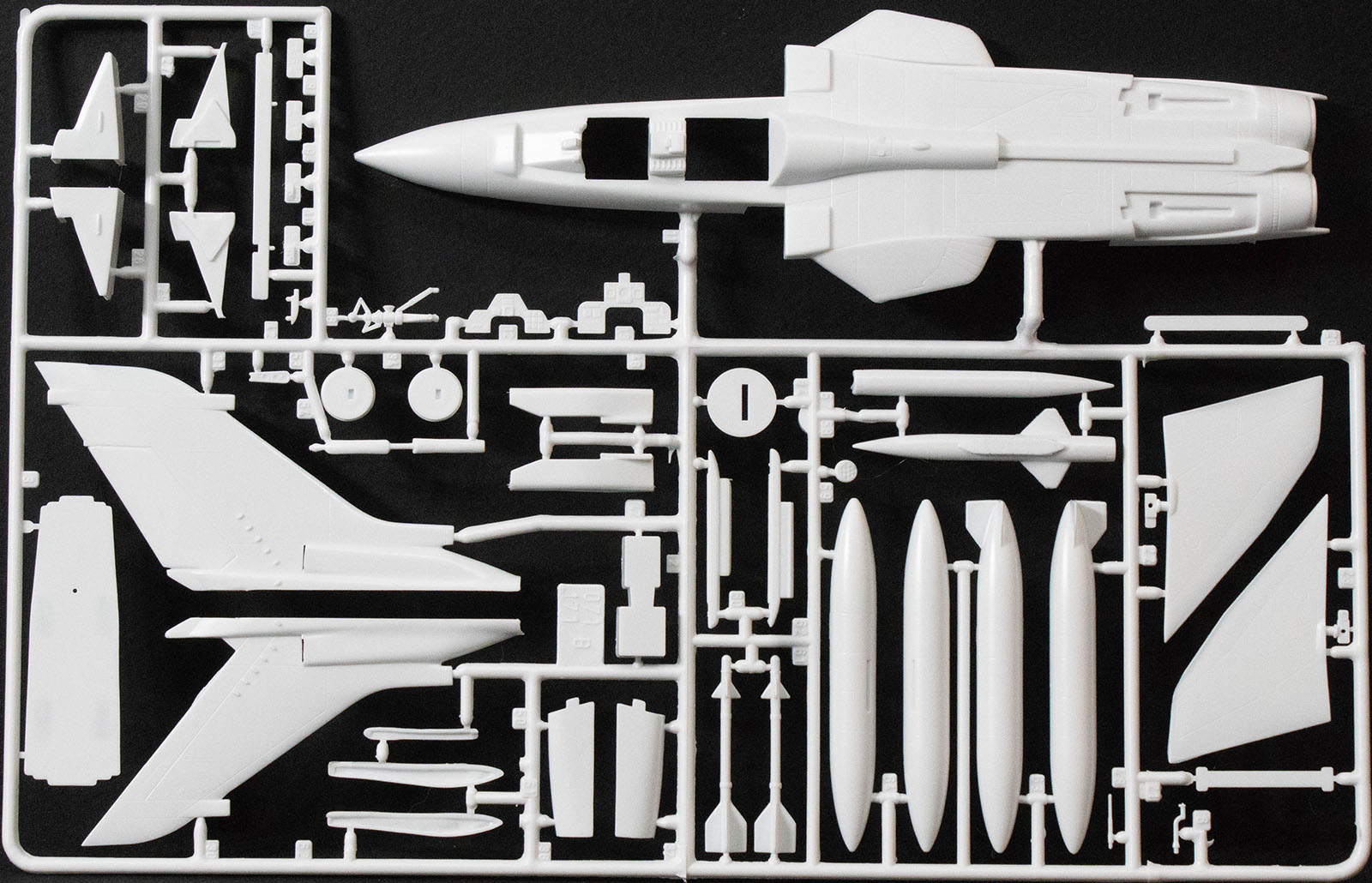 Italeri 1403 1/72 Tornado IDS '311 GV RSV 60th Anniversary' Parts Image 01