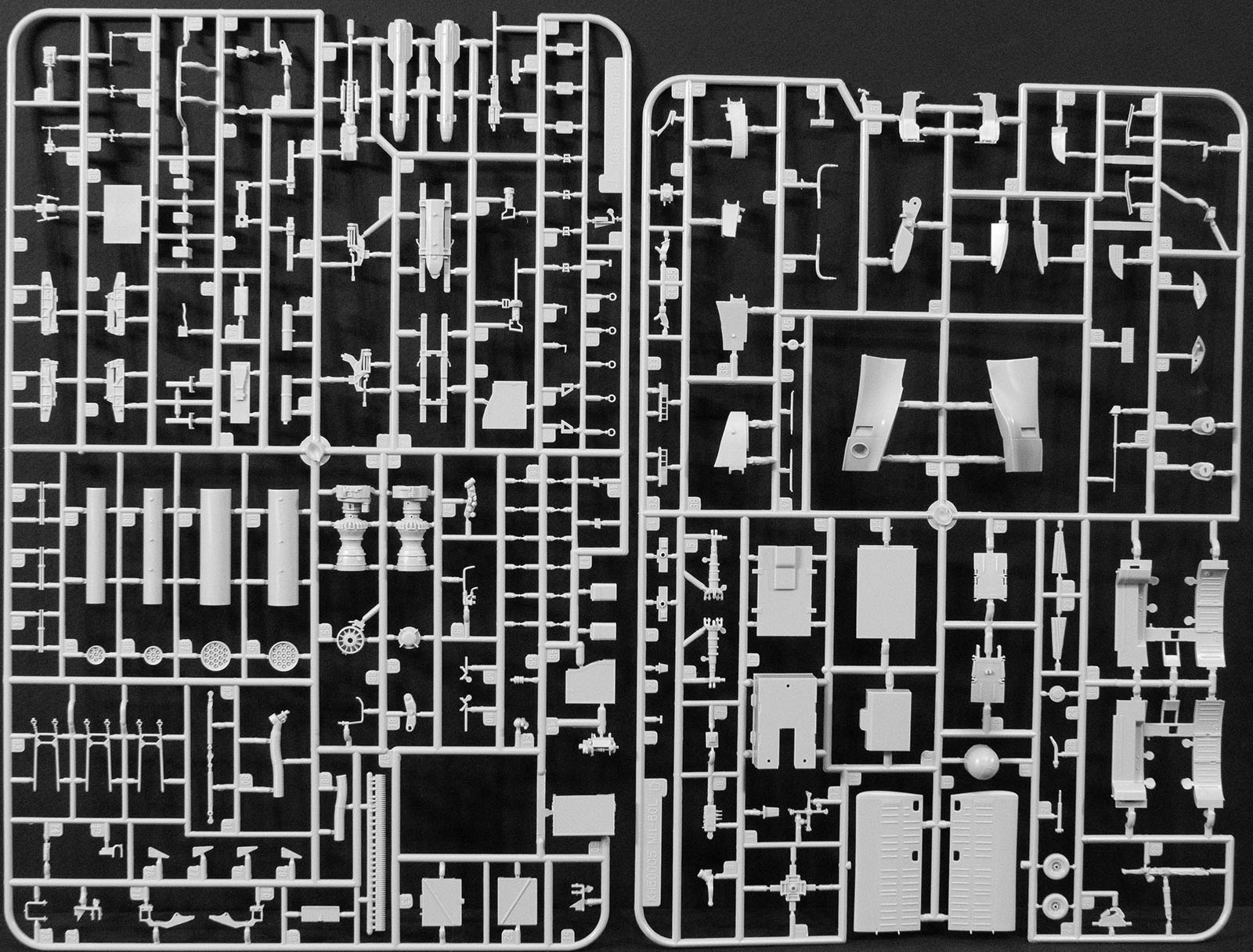 Kitty Hawk Models 50005 1/35 MH-60L Black Hawk Review Image 04