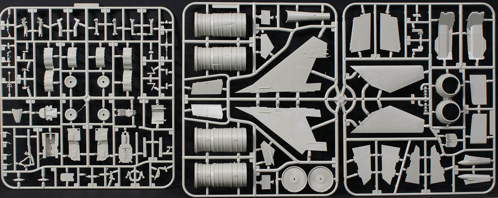 Kitty Hawk Models 80113 1/48 MiG-25PD/PDS Foxbat E First-Look Image 03