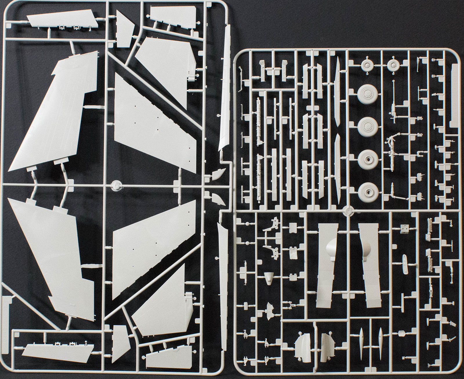 Kitty Hawk Models 80128 1/48 Su-35 Flanker E PLAAF Review Image 03