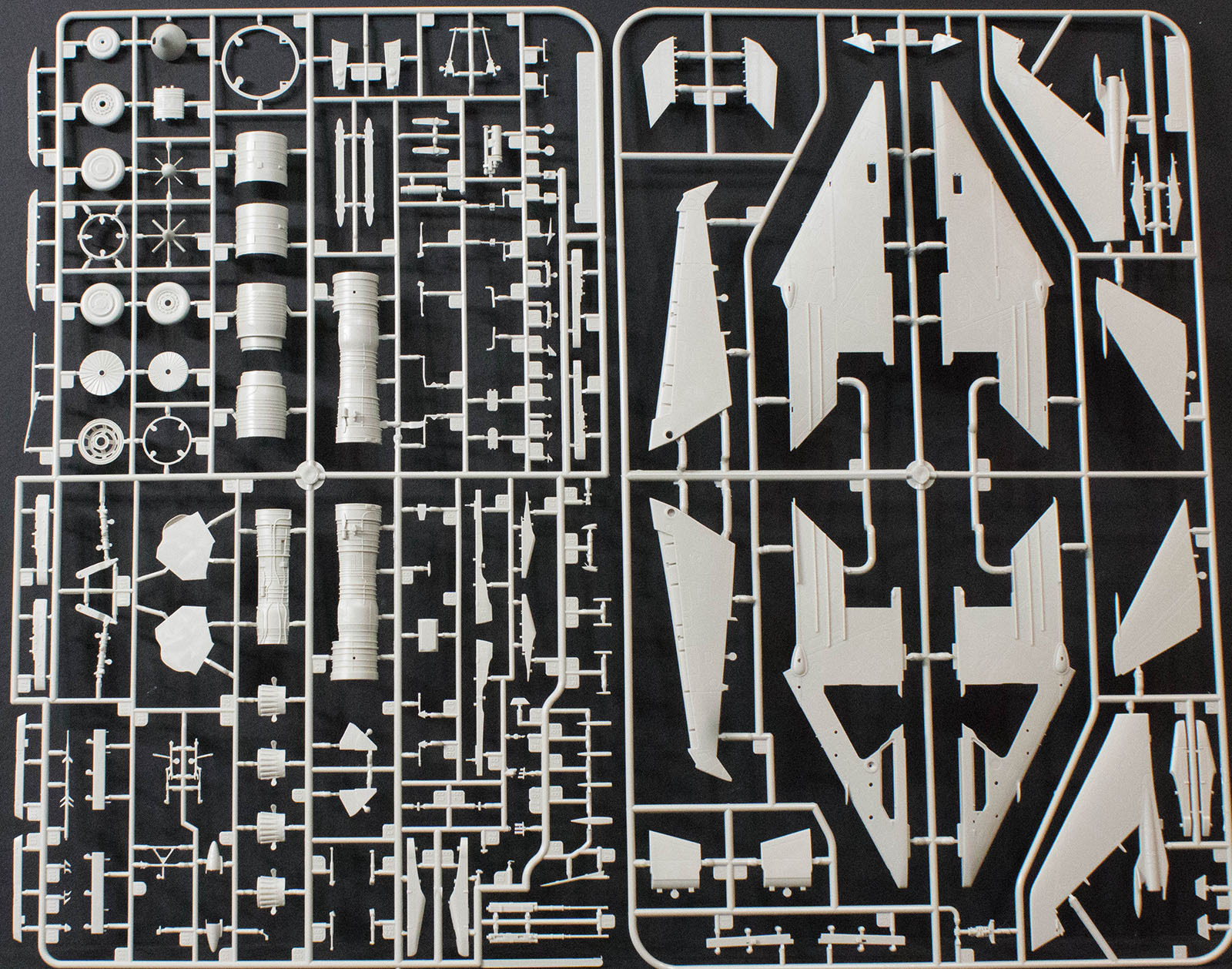 Kitty Hawk Models 80147 1/48 Su-17/22UMK-3 Fitter Review Image 03