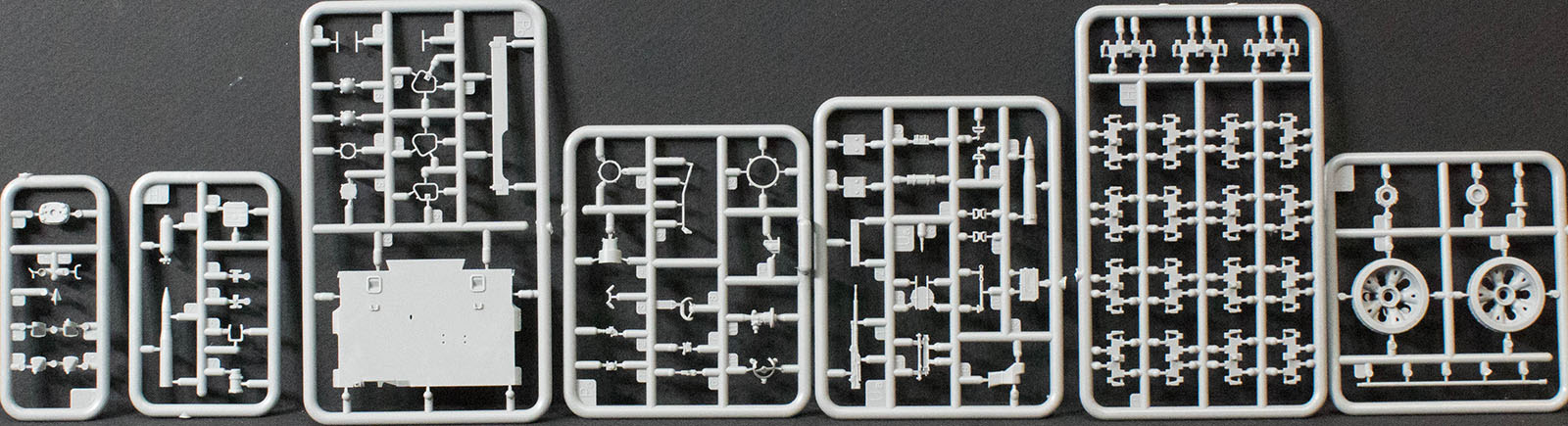 MiniArt 37018 1/35 T-55 m1963 Medium Tank Parts Image 04