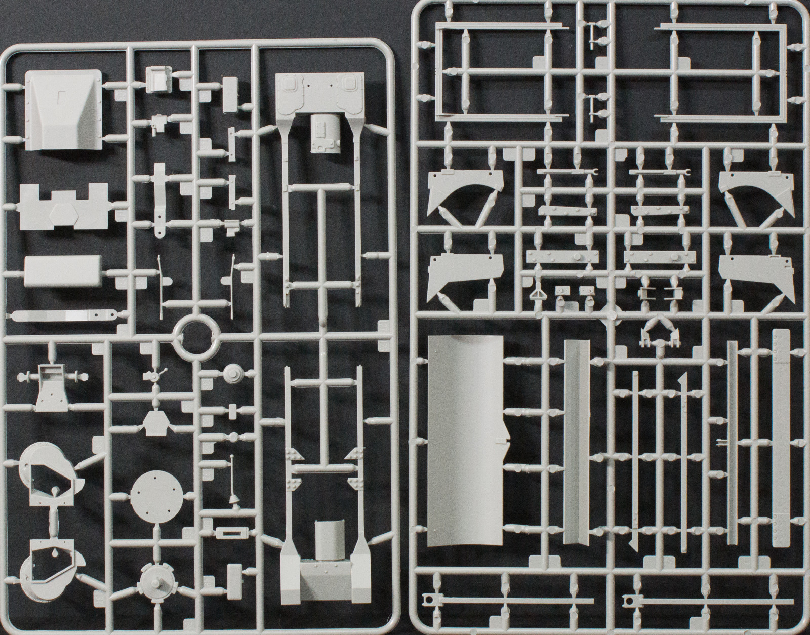 Mirror Models Ltd. 35851 1/35 U.S. Military Bulldozer Kit First Image 02