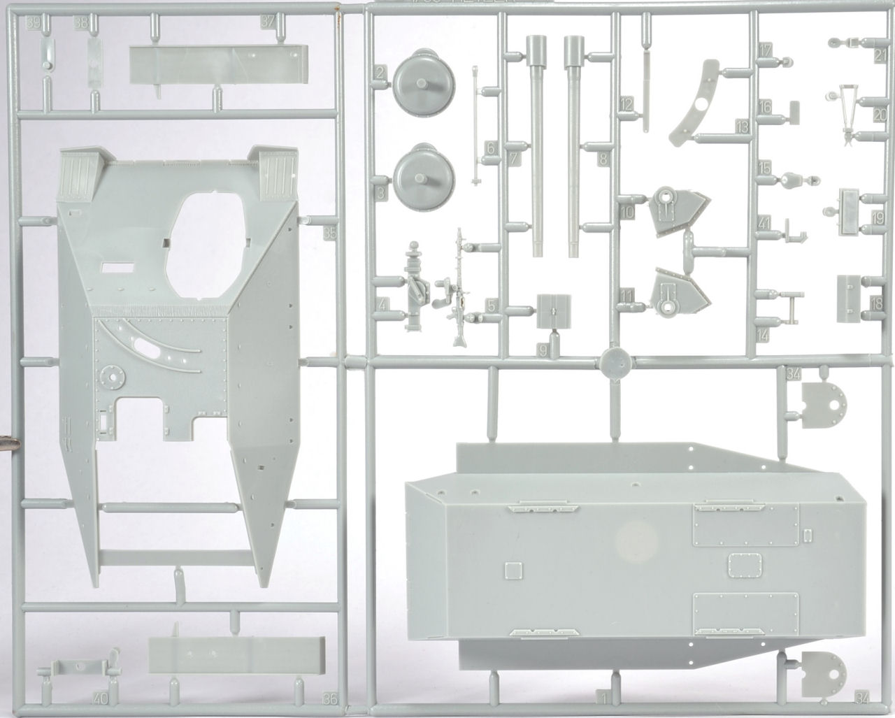 Platz 84800 1/35 Girls und Panzer 38(t) Hetzer Parts Image 01