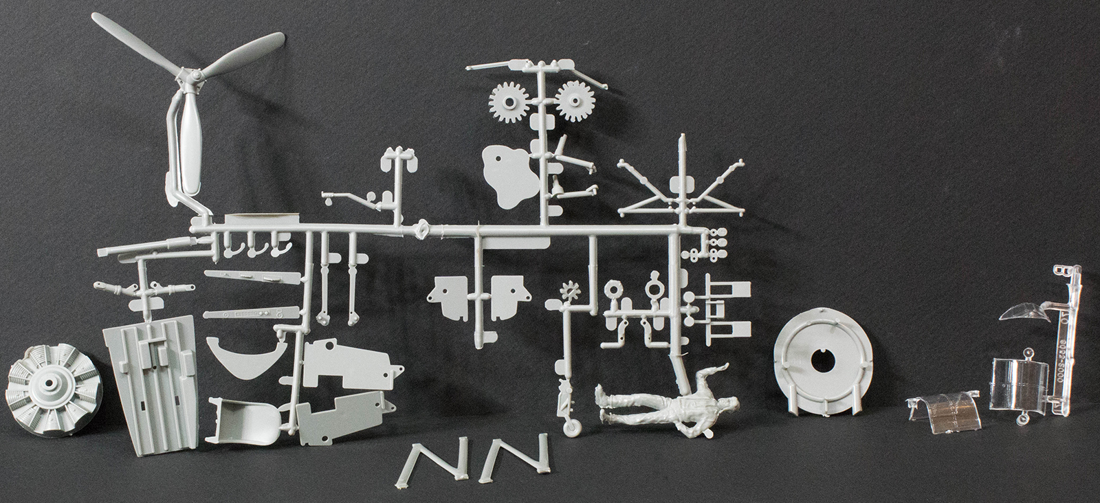 Monogram 5835 1/32 Grumman F3F-3 Kit Image 04