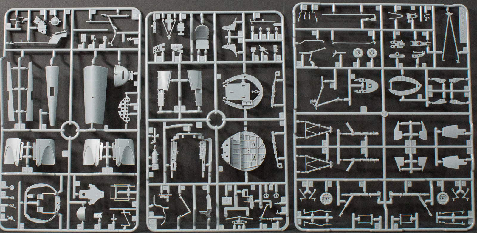 Tamiya 60324 1/32 Vought F4U-1 'Birdcage' Corsair Parts Image 04