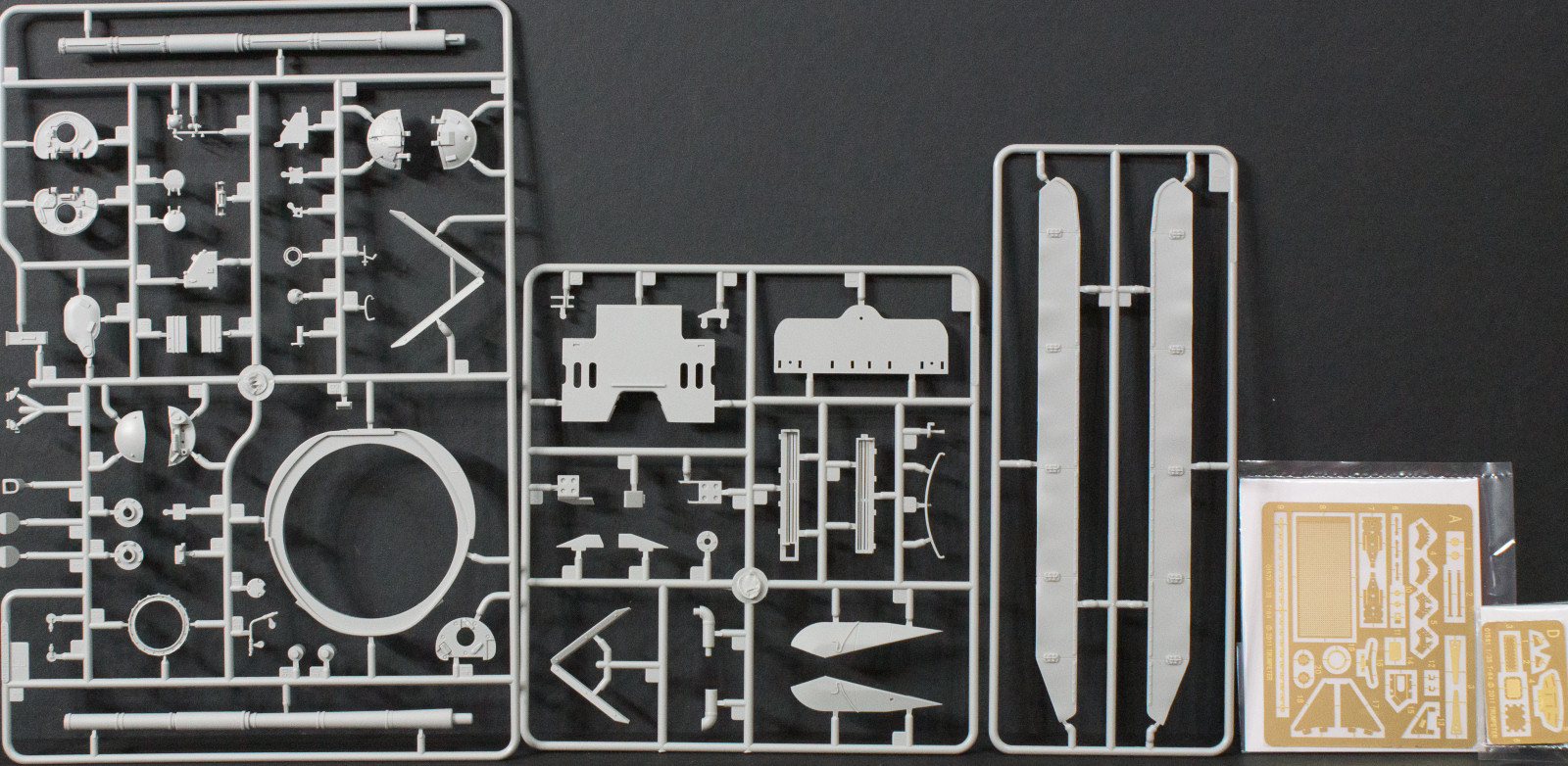 Trumpeter 05521 1/35 T-64B Model 1984 MBT Parts Image 04