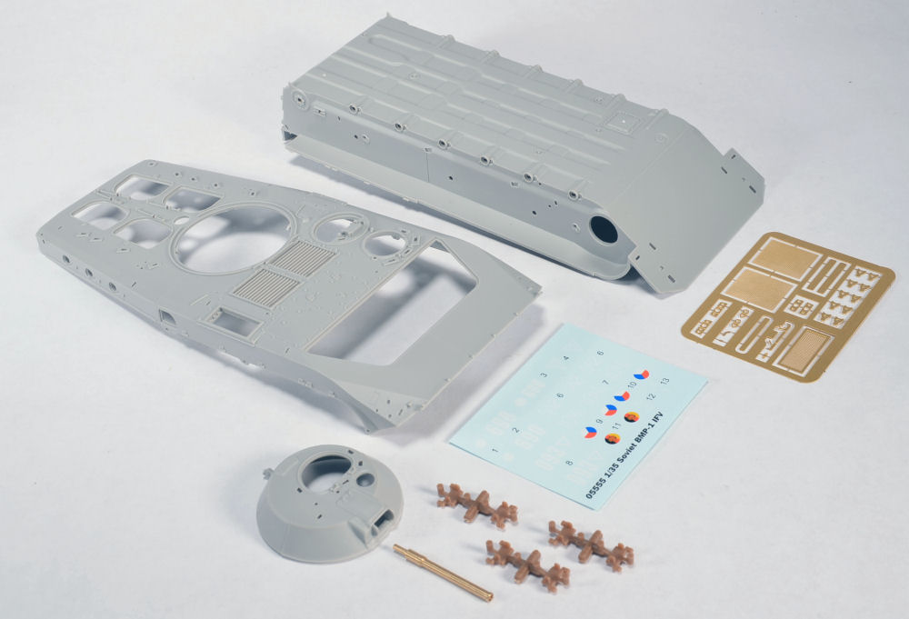 Trumpeter 05555 1/35 Soviet BMP-1 IFV Parts Image 01