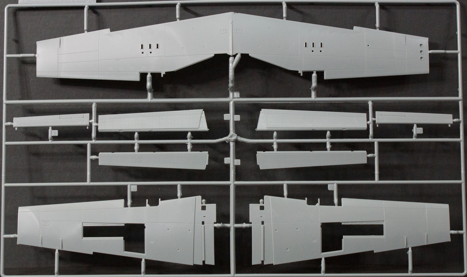 Zoukei-Mura Inc. 32009 1/32 Mustang IV (P-51D/K) Parts Image 01