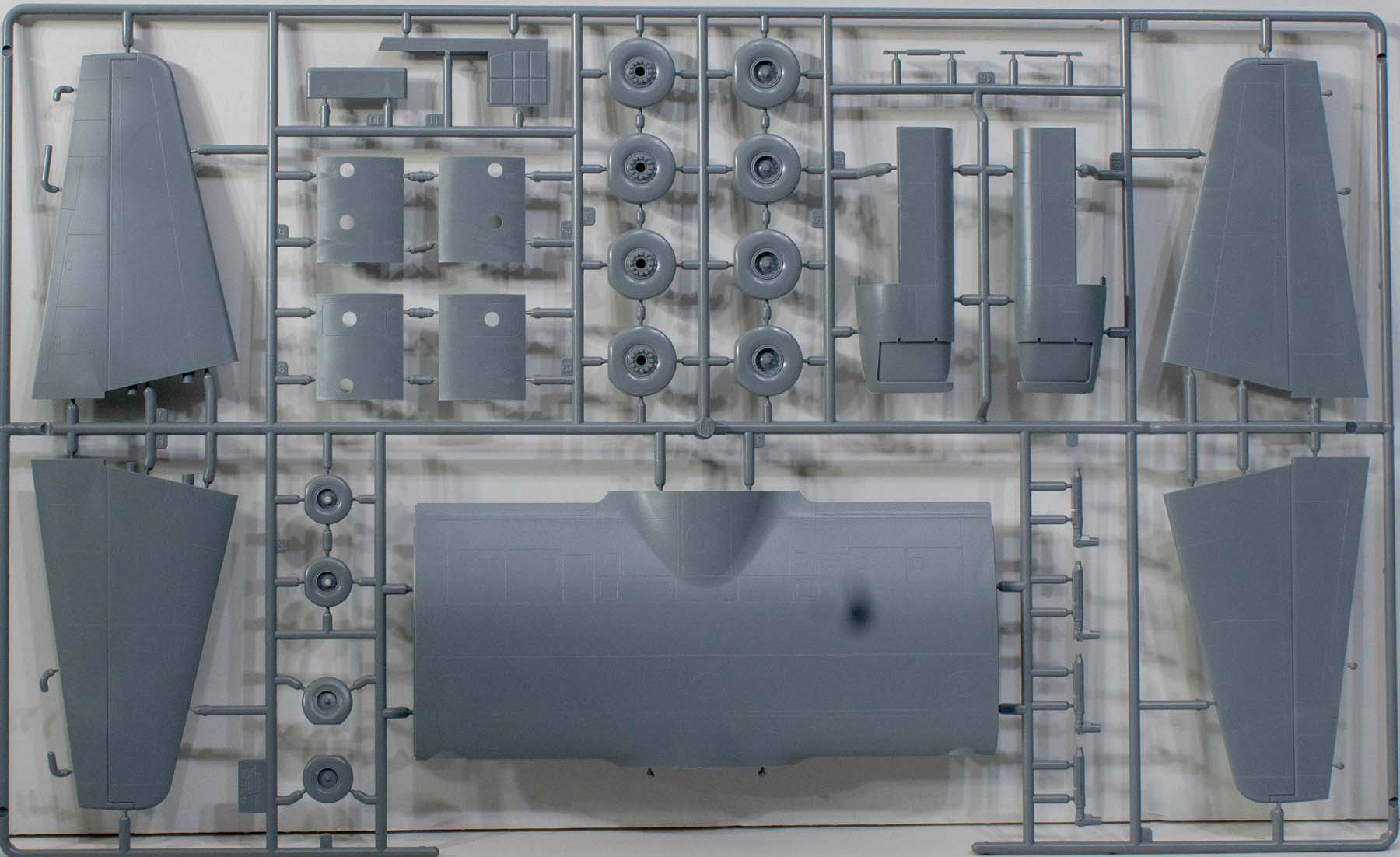 Zvezda 7321 1/72 C-130H Hercules Kit Image 02