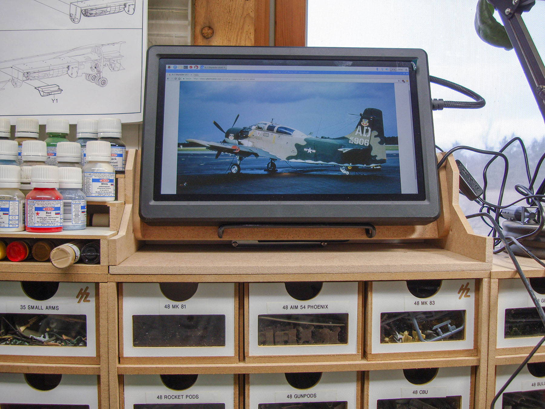 Inexpensive Compact Workbench Computer System Image 07