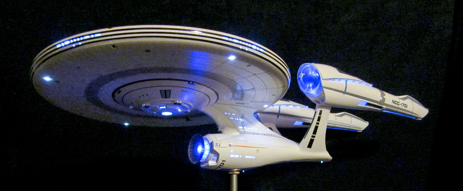 CultTVman Science Fiction 2014 - 1/500 USS Enterprise Image A017_01