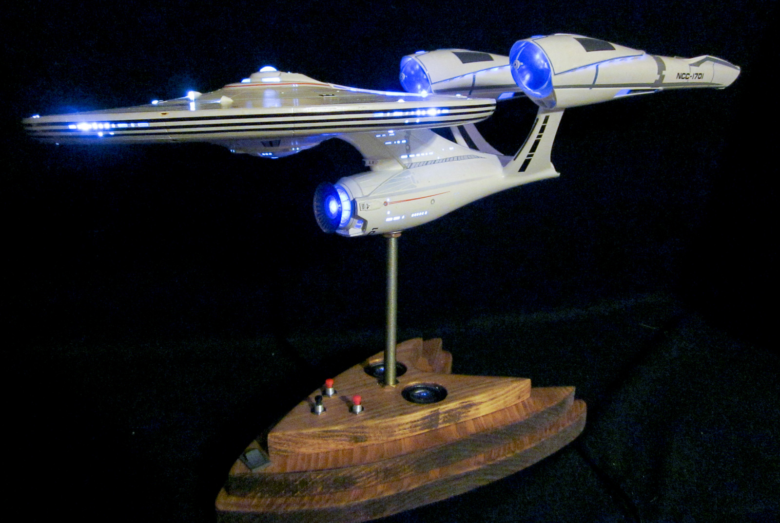 CultTVman Science Fiction 2014 - 1/500 USS Enterprise Image A017_02