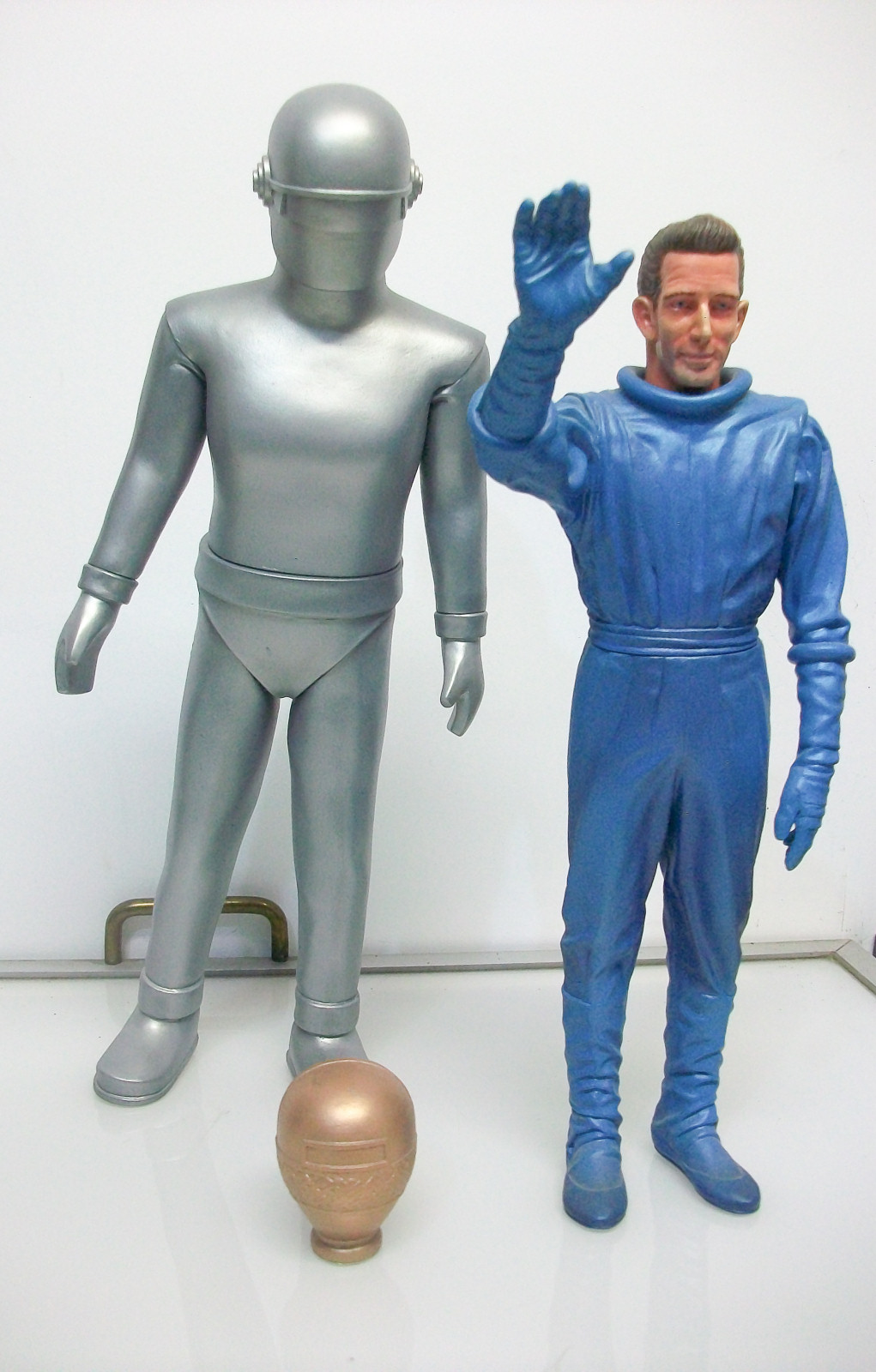 CultTVman Science Fiction 2014 - 1/6 Klaatu and Gort Image A116_03