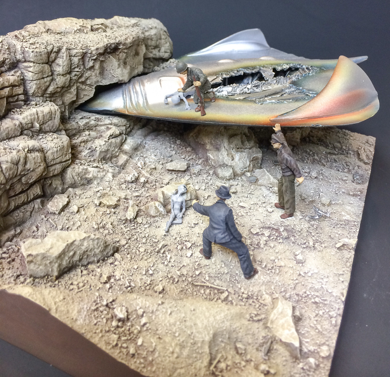 CultTVman Science Fiction 2014 - 1/48 Roswell Crash Image A133_03