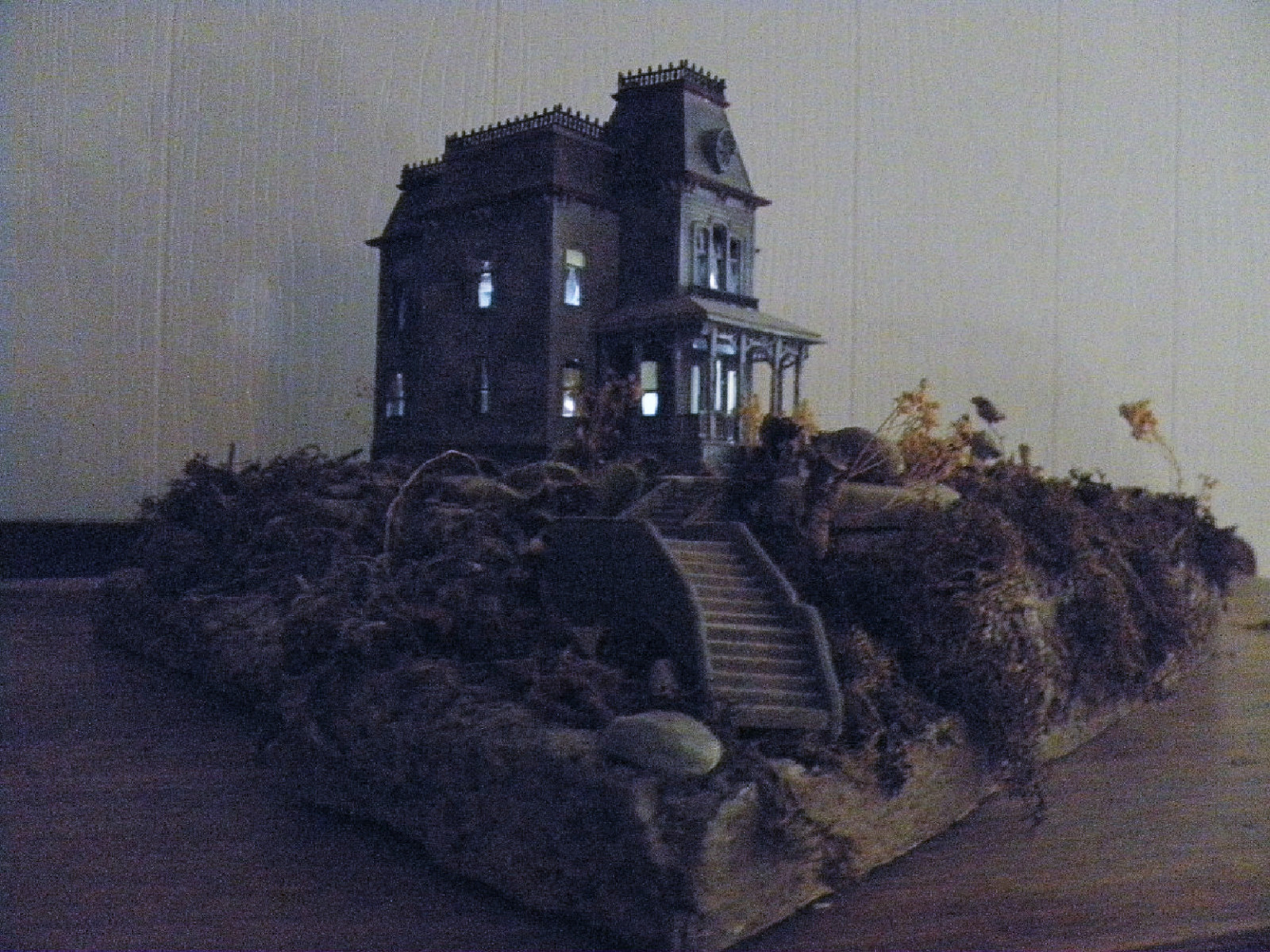 CultTVman Science Fiction 2014 - 1/87 Psycho Bates Mansion Image A198_02