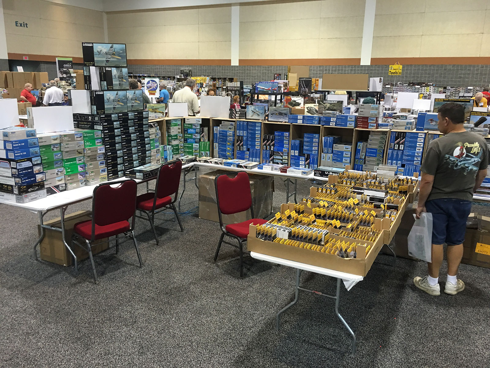 IPMS/USA National Convention 2016 Vendor Room Photo 045