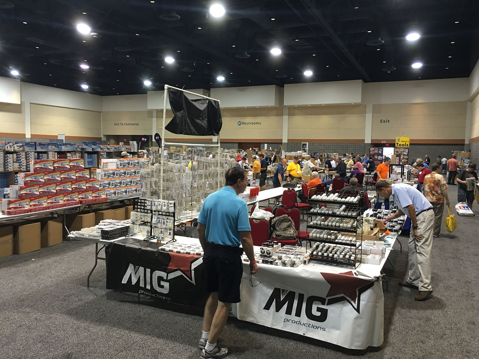 IPMS/USA National Convention 2016 Vendor Room Photo 049