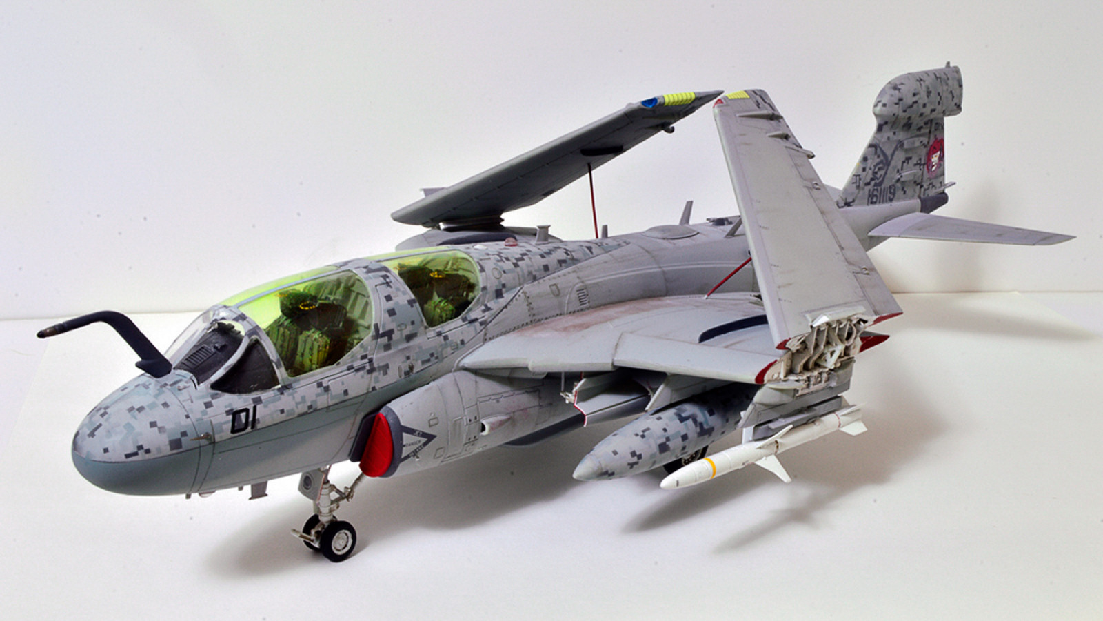 Kinetic Models/Lucky Model Contest 2014 - 1/48 EA-6B Prowler Image A001-01